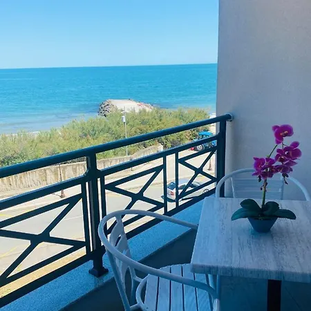 Golden Sea View New 公寓 *