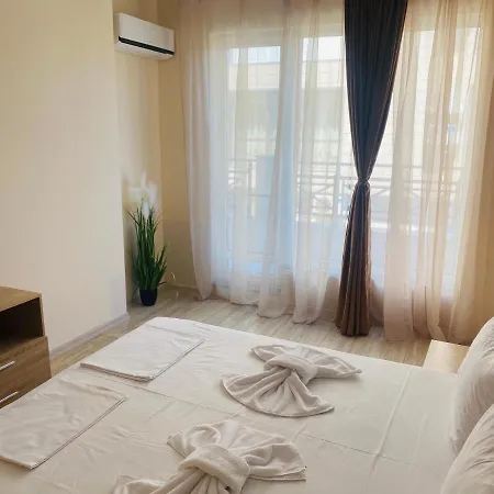 Апартаменты Golden Sea View New Поморие