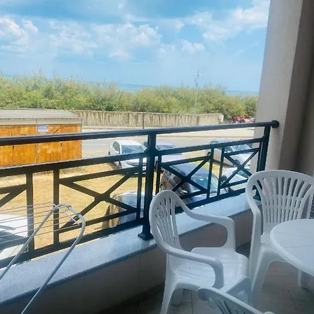 Апартаменти Golden Sea View New *