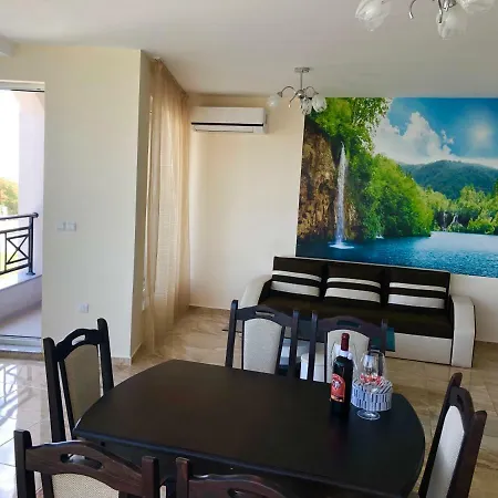 Golden Sea View New Апартаменты *